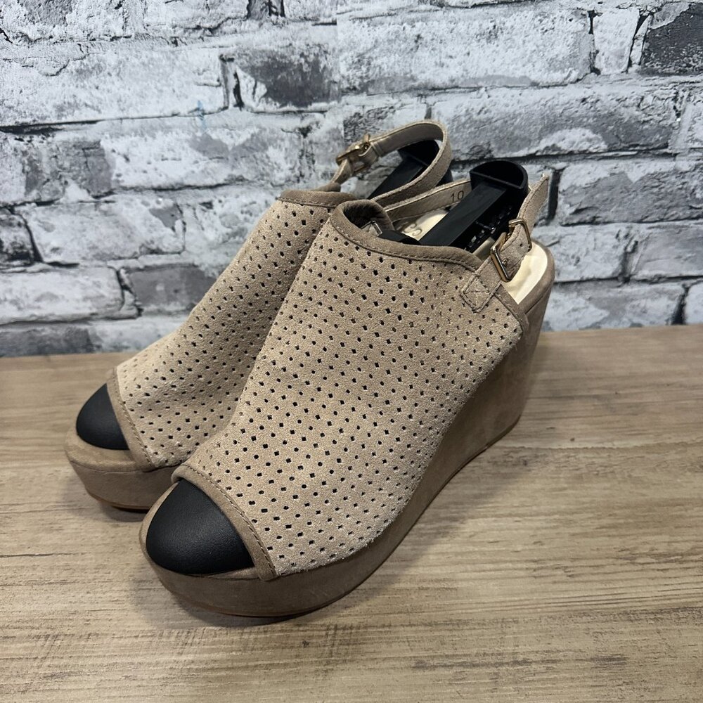 EUC Seychelles Women's Wedge Peep Toe Heels Beige Size 10
